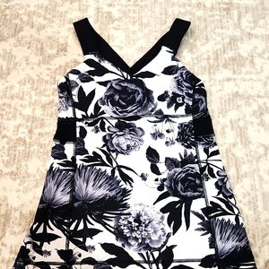 Lululemon Top Black and White Flower Design